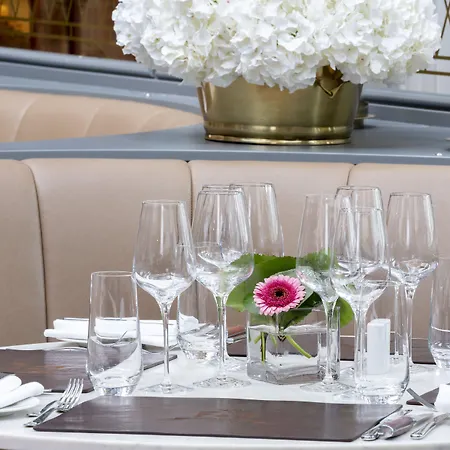 The Johnstown Estate エンフィールド