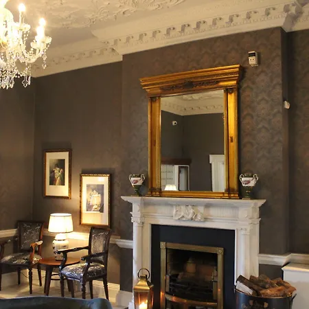 The Johnstown Estate 4* אנפילד