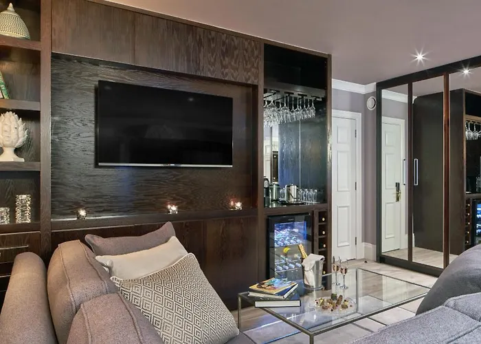 The Johnstown Estate 4*